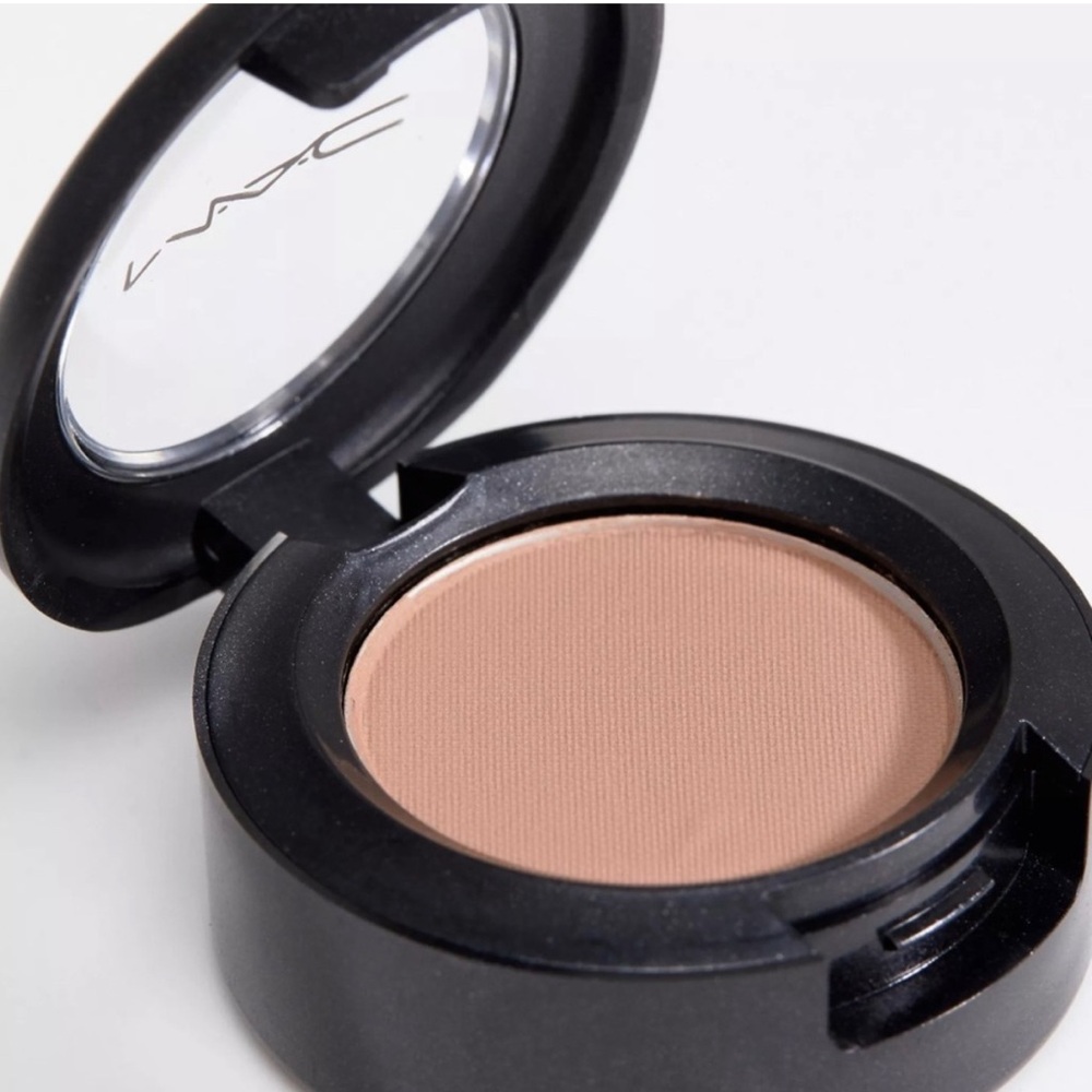MAC Cosmetics Eyeshadow-WEDGE Matte Finish New in Box - Picture 3 of 8